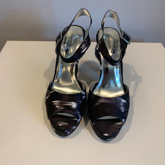 NWT Express - Black and White Peep Toe Platform Pumps, size 10 - Picture 4 of 16